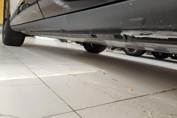 Used Volkswagen ID.UNYX  Left Side Sill