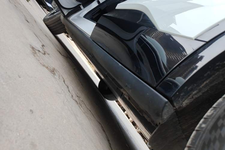 Used Volkswagen ID.UNYX 2024 Ultra Long-Range Version Left Side Sill