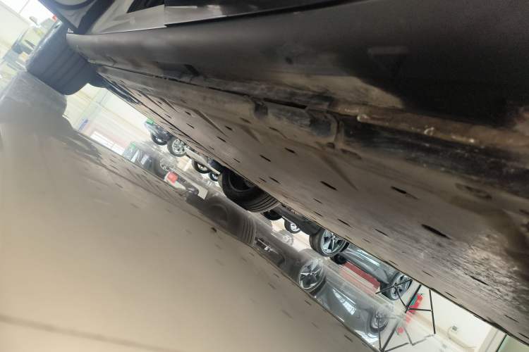 Used Volkswagen ID.UNYX 2024 Pro Long-Range Version Left Side Sill