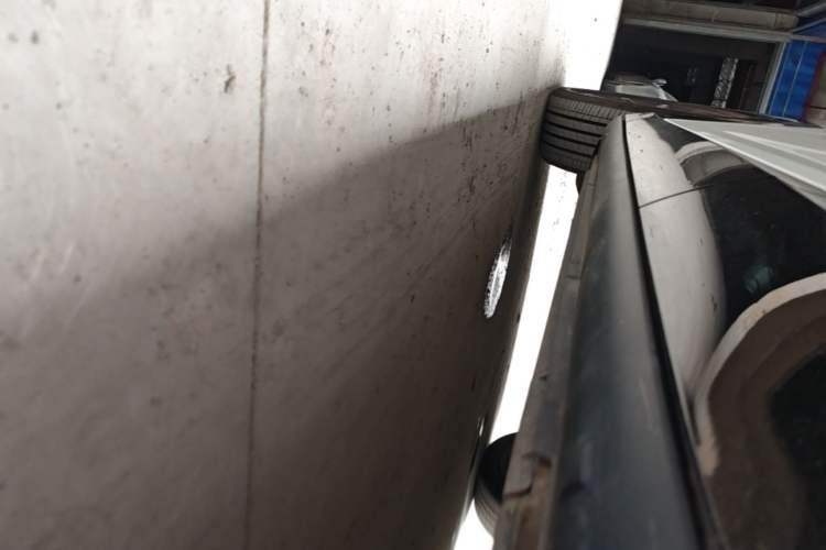 Used Volkswagen ID.UNYX 2024 Revised Ultra Long-Range Version Left Side Sill