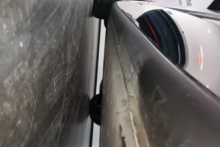 Used Volkswagen ID.UNYX 2024 Ultra Long-Range Version Left Side Sill