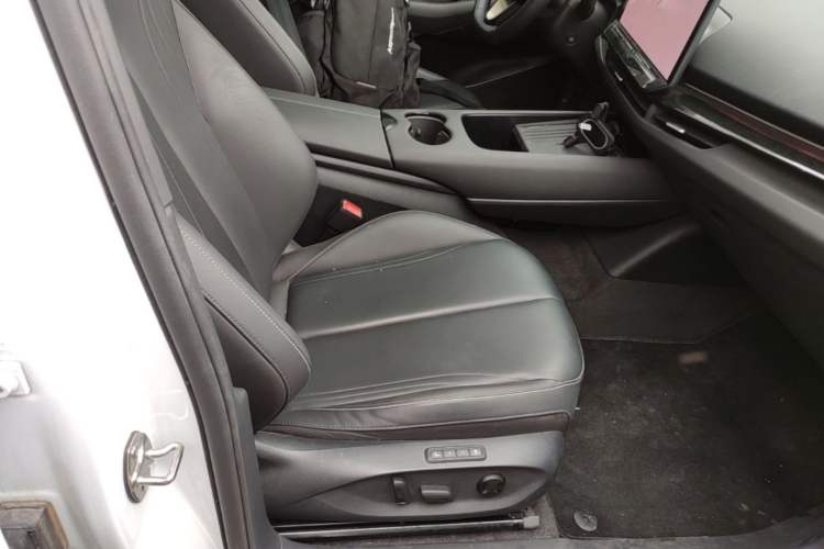 Used Volkswagen ID.UNYX 2024 Ultra Long-Range Version Right Front Seat