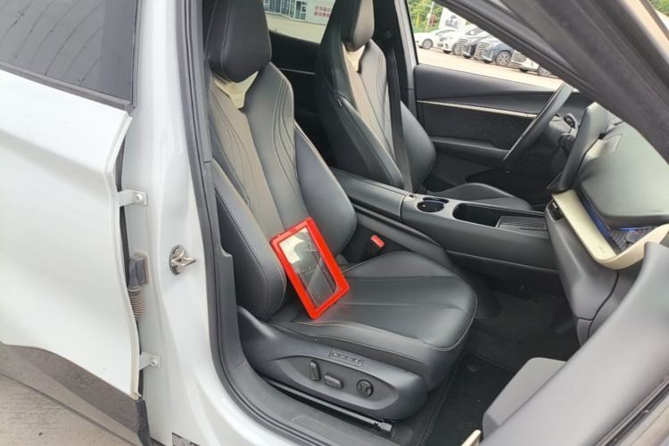 Used Volkswagen ID.UNYX 2024 Ultra Long-Range Version Right Front Seat