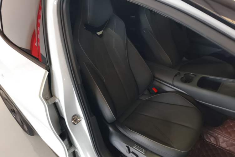 Used Volkswagen ID.UNYX 2024 Revised Pro Long-Range Version Right Front Seat