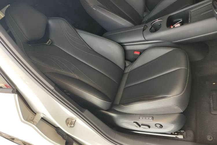 Used Volkswagen ID.UNYX 2024 Revised Ultra Long-Range Version Right Front Seat