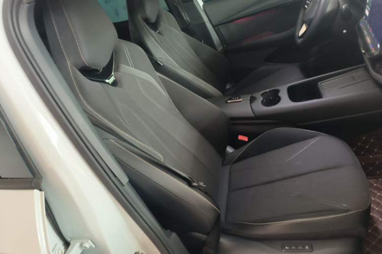 Used Volkswagen ID.UNYX 2024 Revised Pro Long-Range Version Right Front Seat