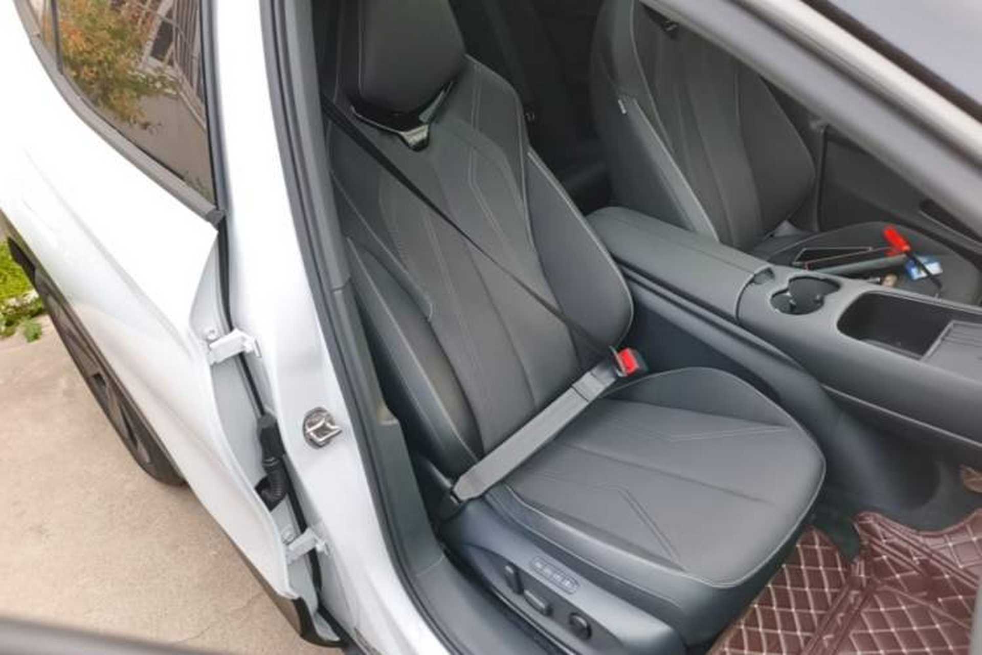 Used Volkswagen ID.UNYX 2024 Revised Pro Long-Range Version Right Front Seat