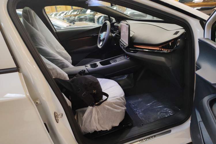 Used Volkswagen ID.UNYX 2024 Revised Pro Long-Range Version Right Front Seat