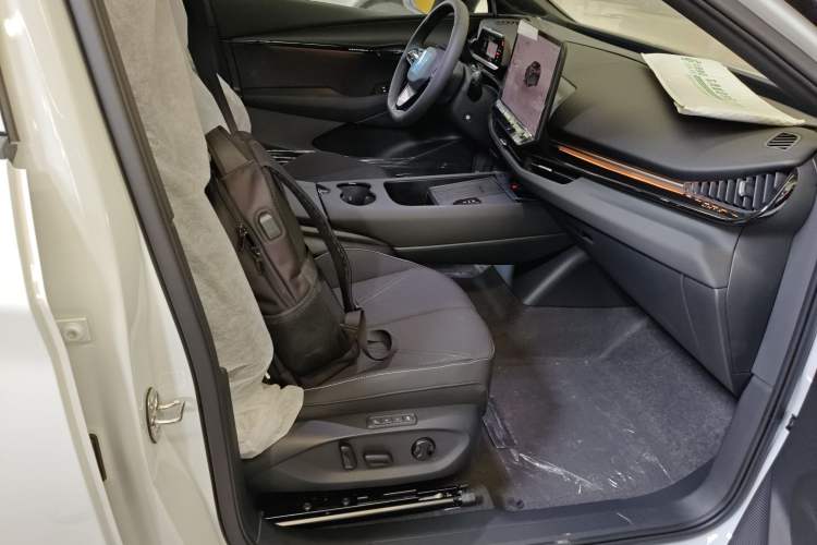 Used Volkswagen ID.UNYX  Right Front Seat