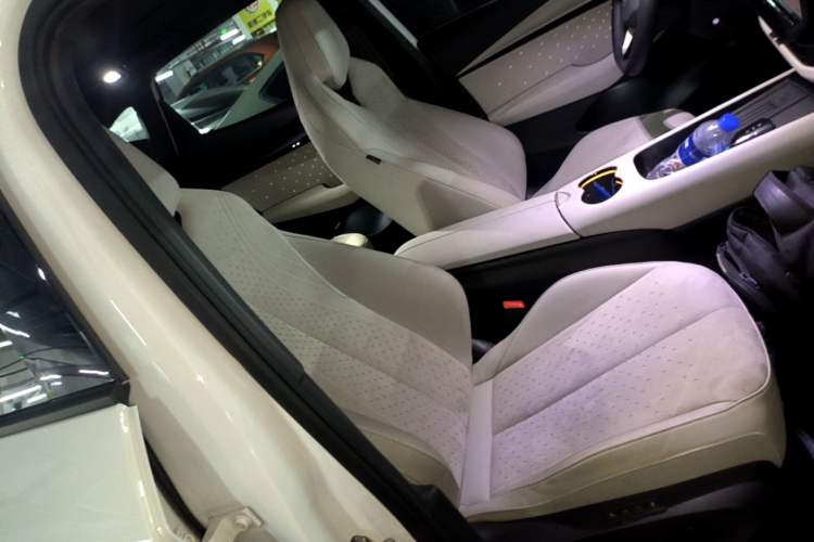 Used Volkswagen ID.UNYX 2024 Revised Ultra Long-Range Version Right Front Seat