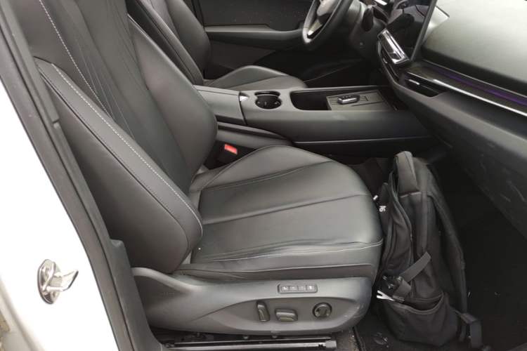 Used Volkswagen ID.UNYX 2024 Ultra Long-Range Version Right Front Seat