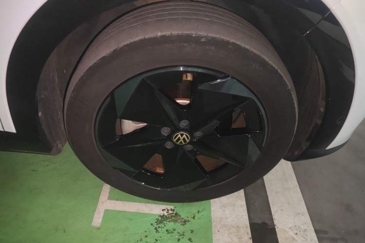 Used Volkswagen ID.UNYX 2024 Revised Pro Long-Range Version Right Front Wheel Hub