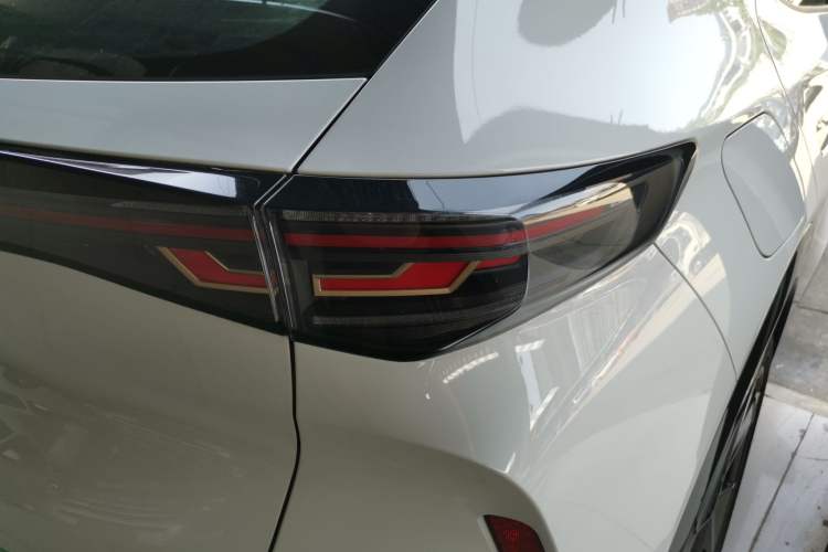 Used Volkswagen ID.UNYX 2024 Pro Long-Range Version Right Rear Taillight
