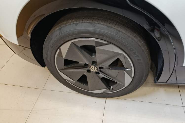 Used Volkswagen ID.UNYX  Right Rear Wheel Hub