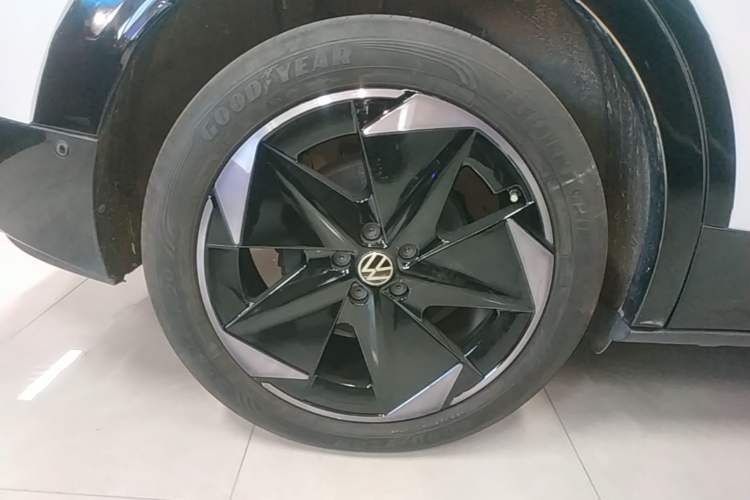 Used Volkswagen ID.UNYX 2024 Revised Pro Long-Range Version Right Rear Wheel Hub