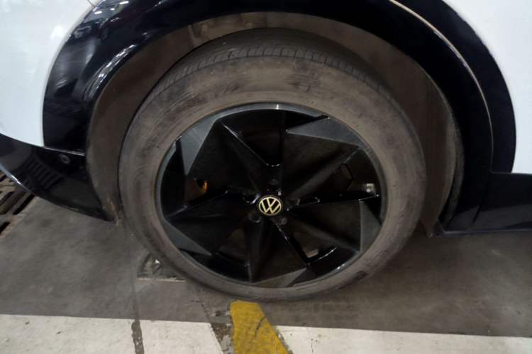 Used Volkswagen ID.UNYX 2024 Revised Ultra Long-Range Version Right Rear Wheel Hub