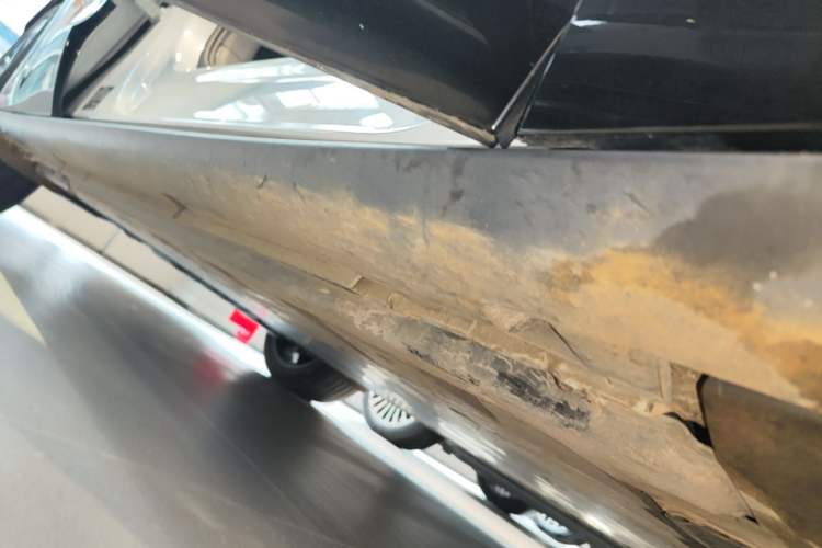 Used Volkswagen ID.UNYX 2024 Ultra Long-Range Version Right Side Sill