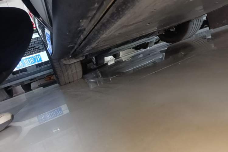 Used Volkswagen ID.UNYX 2024 Revised Ultra Long-Range Version Right Side Sill