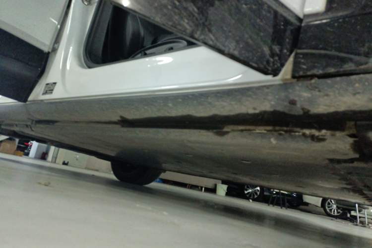 Used Volkswagen ID.UNYX 2024 Ultra Long-Range Version Right Side Sill