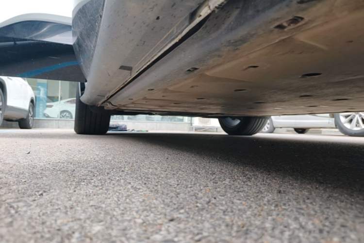 Used Volkswagen ID.UNYX 2024 Revised Pro Long-Range Version Right Side Sill