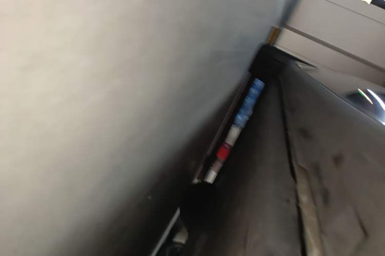 Used Volkswagen ID.UNYX 2024 Revised Pro Long-Range Version Right Side Sill