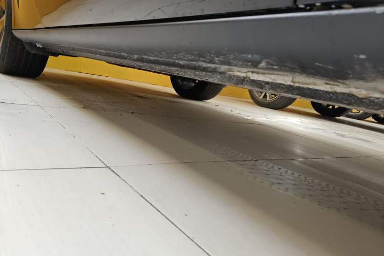 Used Volkswagen ID.UNYX  Right Side Sill