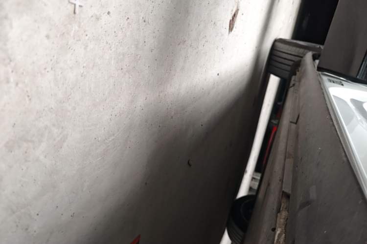 Used Volkswagen ID.UNYX 2024 Revised Ultra Long-Range Version Right Side Sill