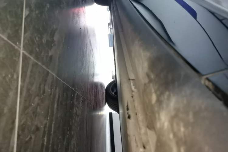 Used Volkswagen ID.UNYX 2024 Ultra Long-Range Version Right Side Sill