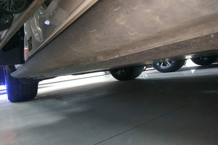 Used Volkswagen ID.UNYX 2024 Revised Pro Long-Range Version Right Side Sill