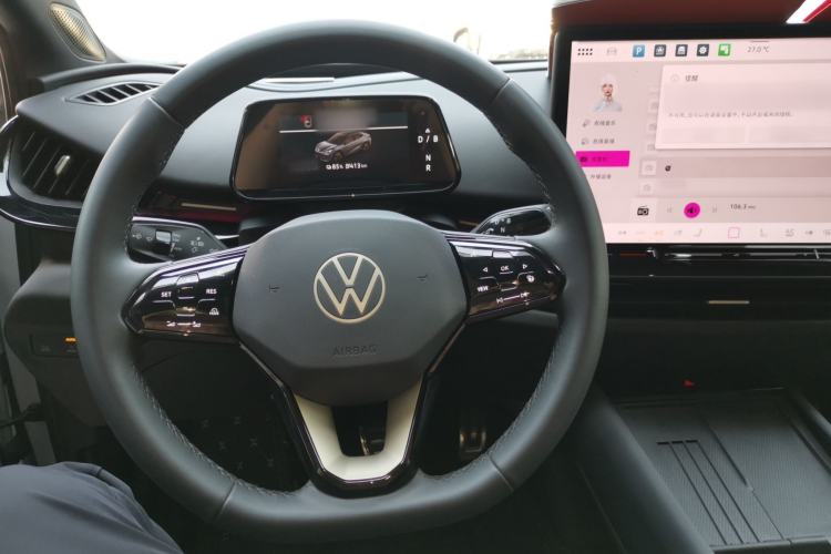 Used Volkswagen ID.UNYX 2024 Pro Long-Range Version Steering Wheel