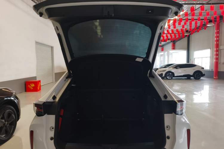 Used Volkswagen ID.UNYX 2024 Revised Pro Long-Range Version Trunk