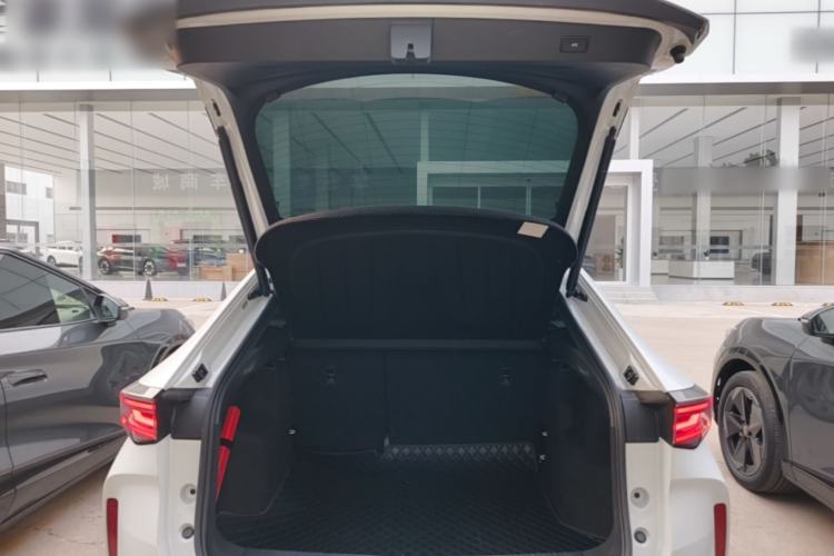 Used Volkswagen ID.UNYX 2024 Revised Pro Long-Range Version Trunk