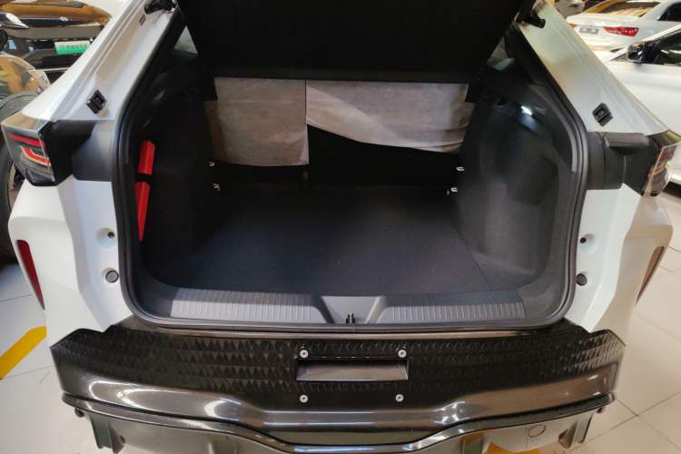 Used Volkswagen ID.UNYX 2024 Revised Pro Long-Range Version Trunk