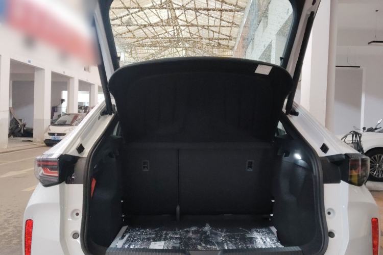 Used Volkswagen ID.UNYX 2024 Pro Long-Range Version Trunk