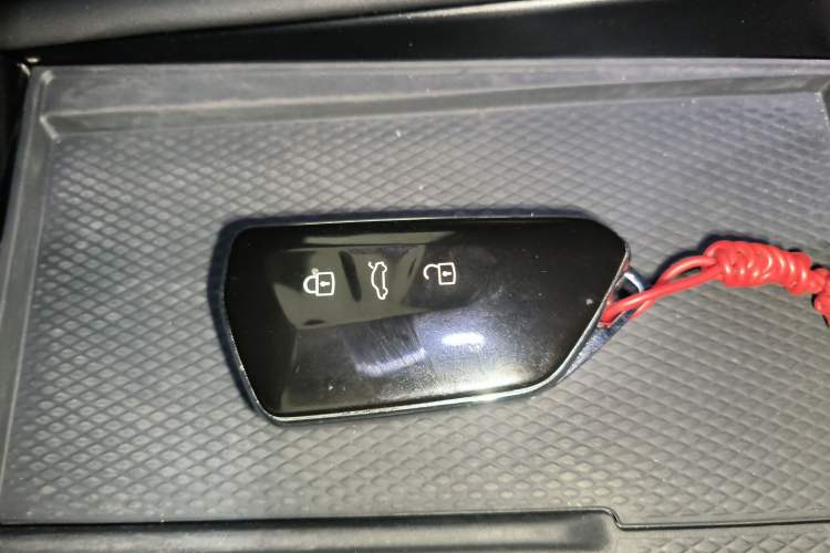 Used Volkswagen ID.UNYX 2024 Pro Long-Range Version Vehicle Key
