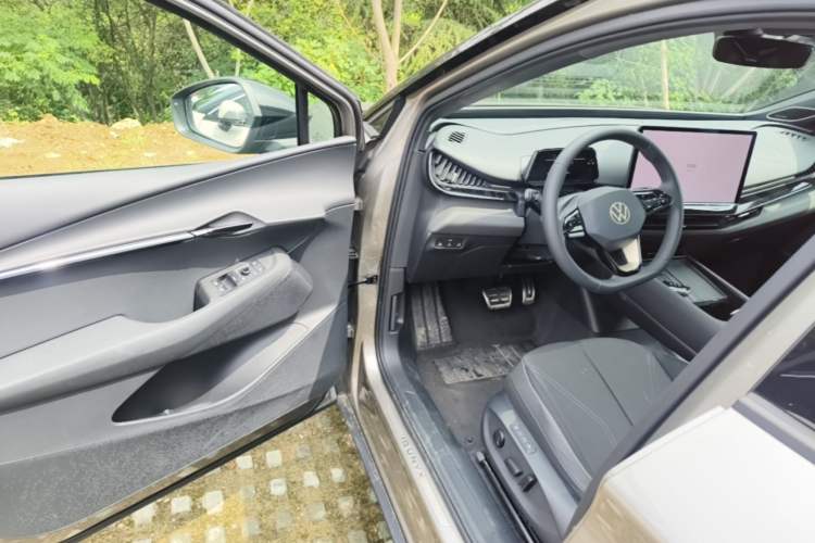 Used Volkswagen ID.UNYX 2024 Pro Long-Range Version Driver Seat