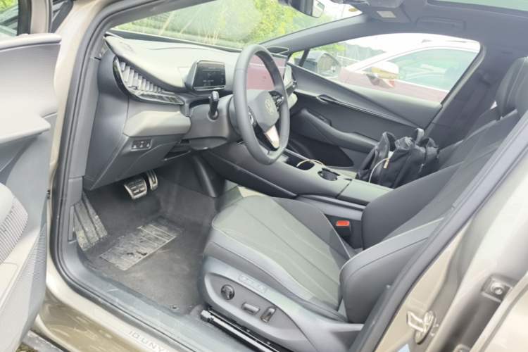 Used Volkswagen ID.UNYX 2024 Pro Long-Range Version Left Front Seat