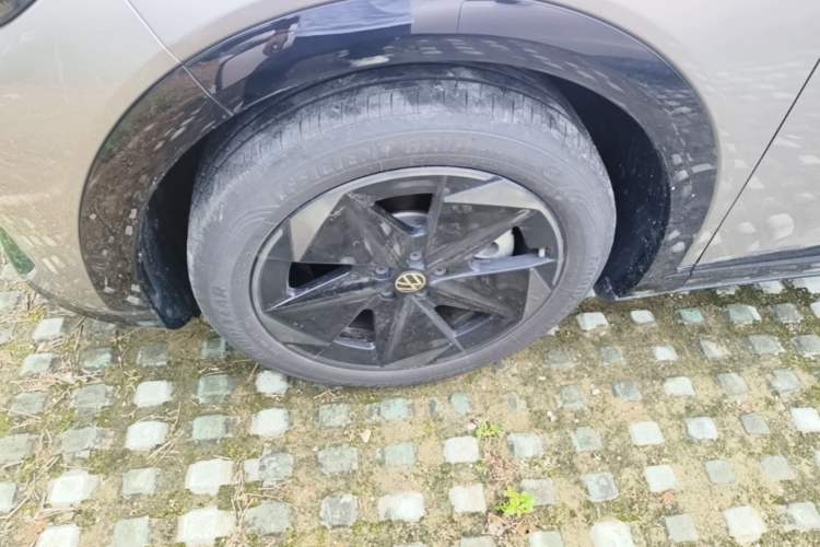Used Volkswagen ID.UNYX 2024 Pro Long-Range Version Left Front Wheel Hub