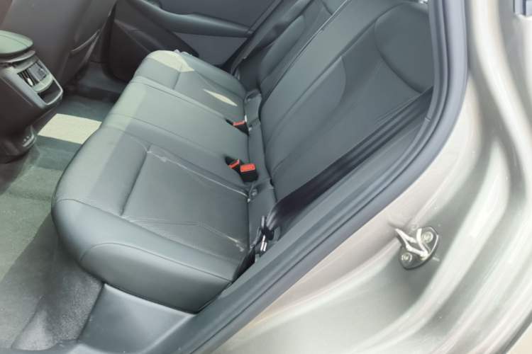 Used Volkswagen ID.UNYX 2024 Pro Long-Range Version Left Rear Seat