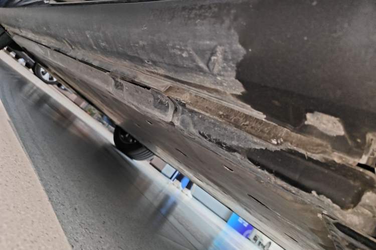 Used Volkswagen ID.UNYX 2024 Ultra Long-Range Version Left Side Sill