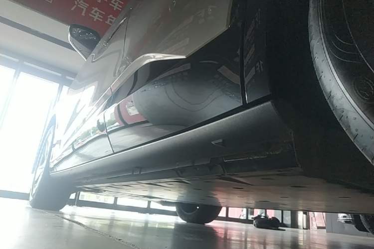 Used Volkswagen ID.UNYX 2024 Ultra Long-Range Version Left Side Sill