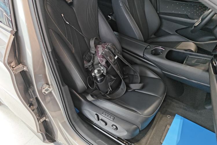 Used Volkswagen ID.UNYX 2024 Ultra Long-Range Version Right Front Seat