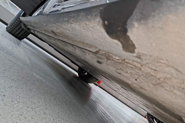Used Volkswagen ID.UNYX 2024 Ultra Long-Range Version Right Side Sill