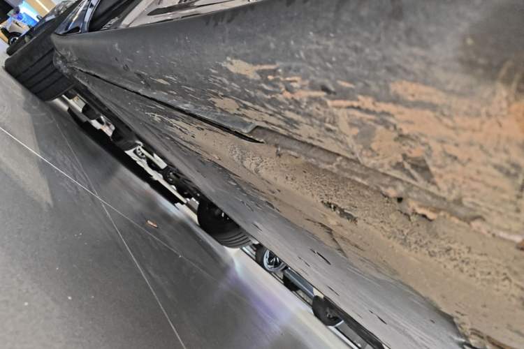 Used Volkswagen ID.UNYX 2024 Ultra Long-Range Version Right Side Sill