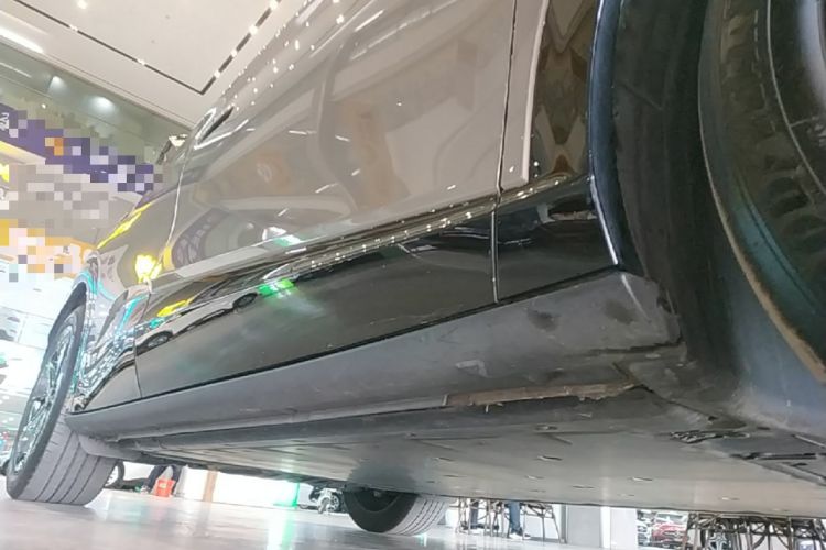 Used Volkswagen ID.UNYX 2024 Ultra Long-Range Version Right Side Sill