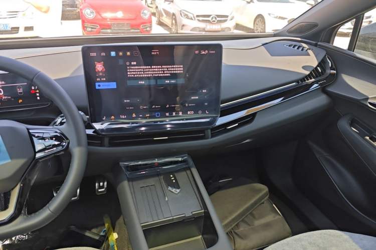 Used Volkswagen ID.UNYX 2025 Pure Model Audio And AC Panel