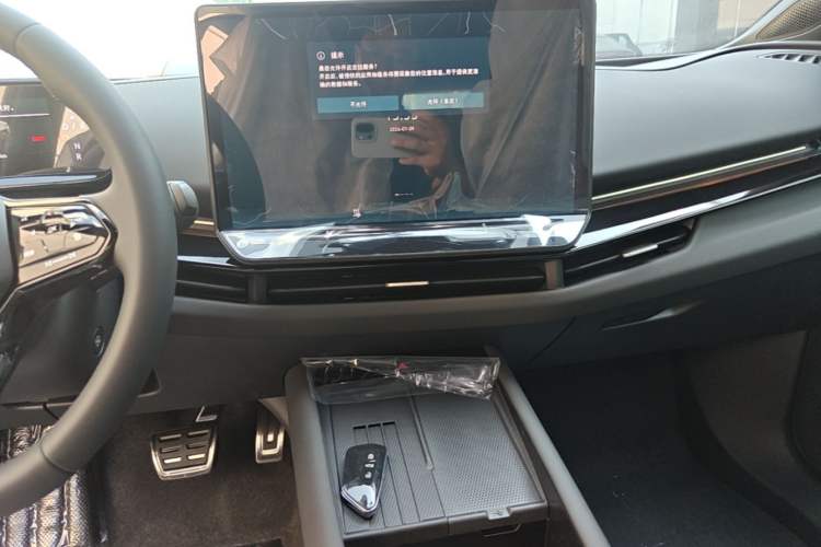 Used Volkswagen ID.UNYX 2025 Pure Model Audio And AC Panel