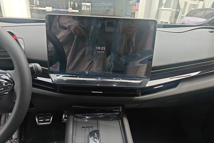 Used Volkswagen ID.UNYX 2025 Pure Model Audio And AC Panel