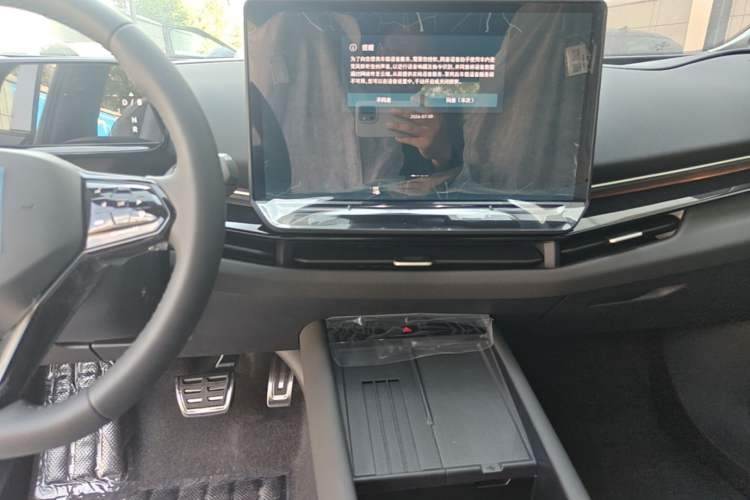 Used Volkswagen ID.UNYX 2025 Pure Model Audio And AC Panel