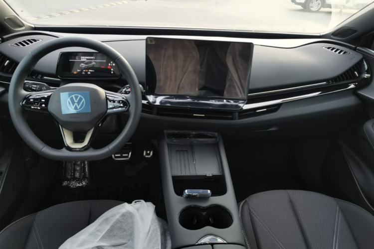 Used Volkswagen ID.UNYX 2025 Pure Model Center Console